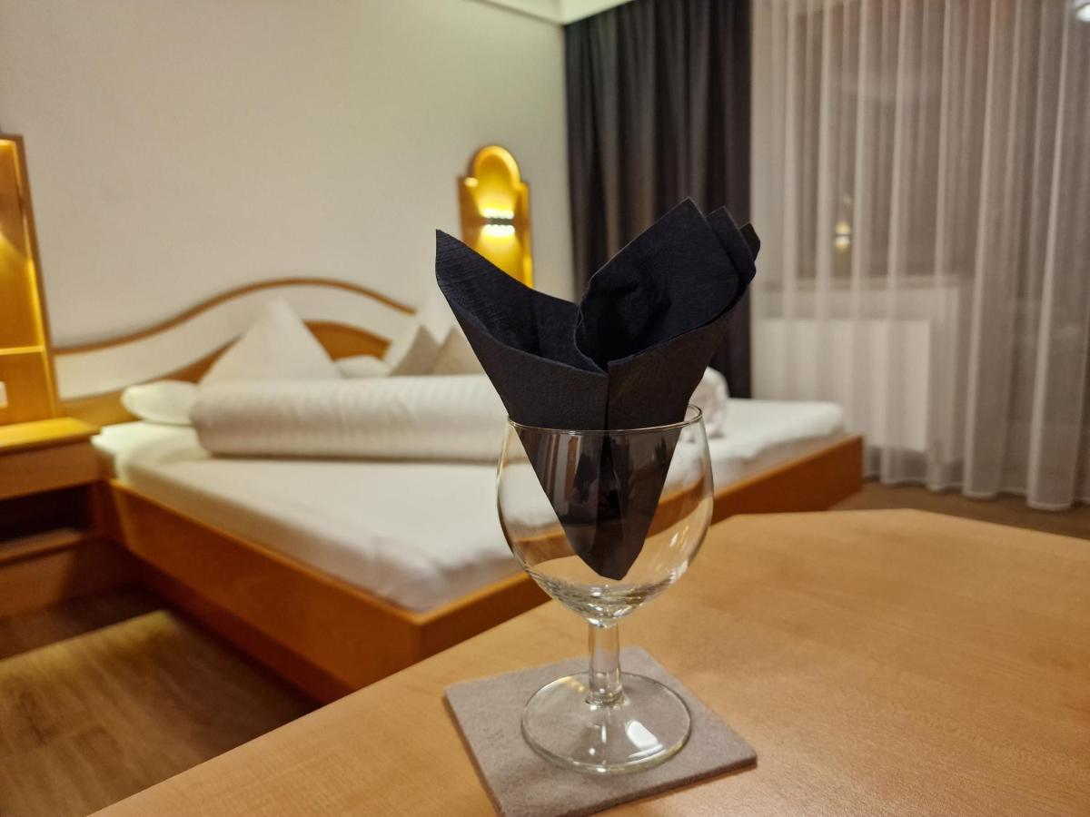 Hotel Romantica Jerzens Ngoại thất bức ảnh