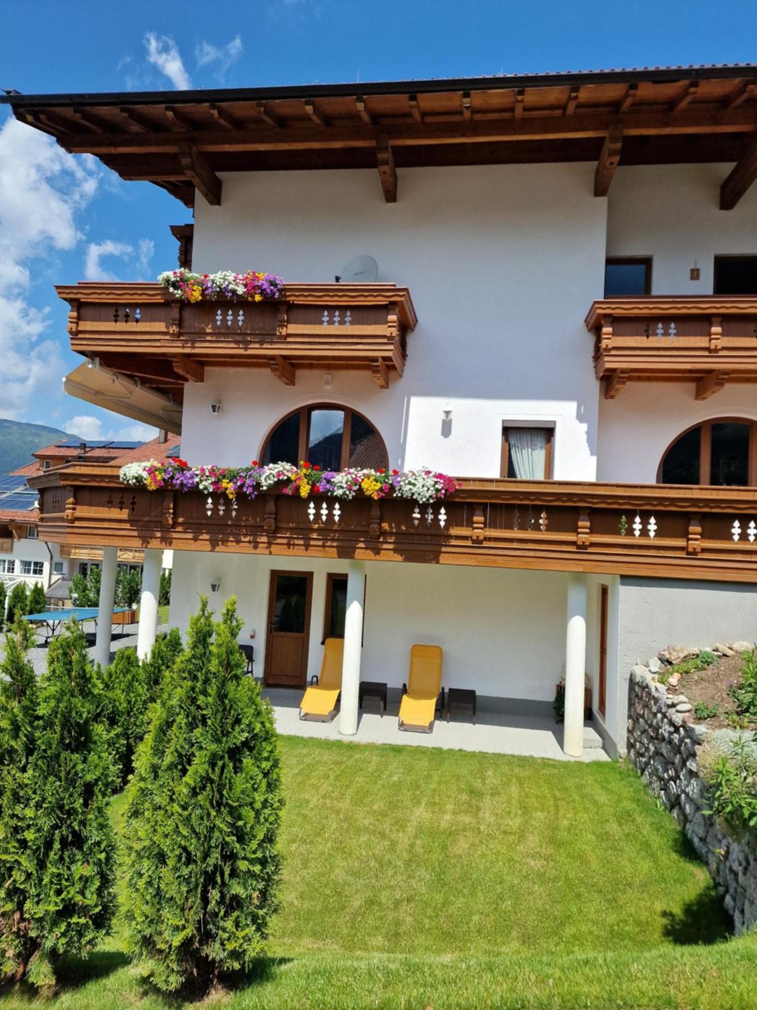 Hotel Romantica Jerzens Ngoại thất bức ảnh